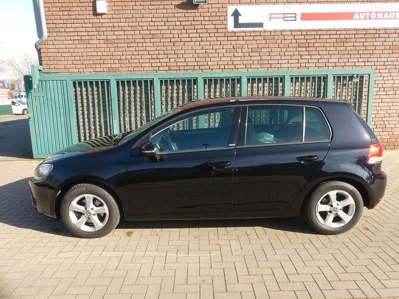 Gebraucht VW Golf VI Style 105 PS (77 kW) 2012 Schwarz Kleinwagen