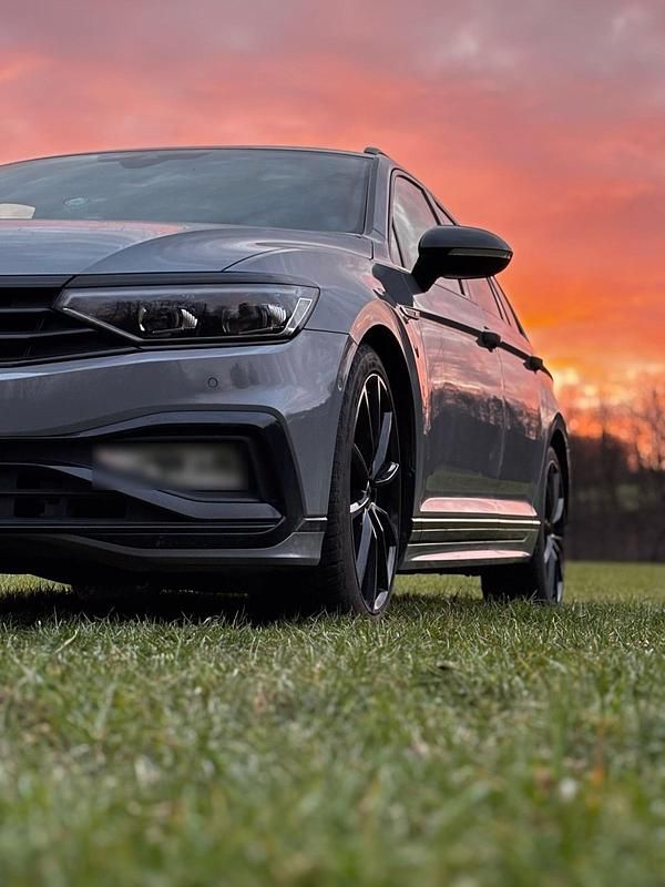 Gebraucht VW Passat R-line Edition 272 PS (200 kW) 2019 Grau Kombi