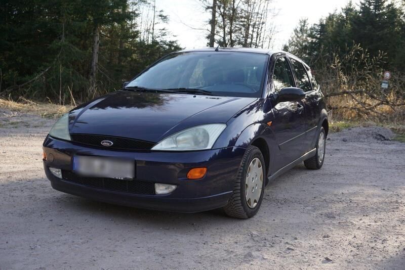 Blau Gebraucht 2000 Ford Focus Kleinwagen | 1.400 € (Fairer Preis) - Bild 1/4