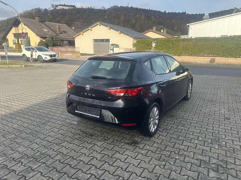 Gebraucht Seat Leon Style 122 PS (89 kW) 2013 "universo" schwarz Kleinwagen