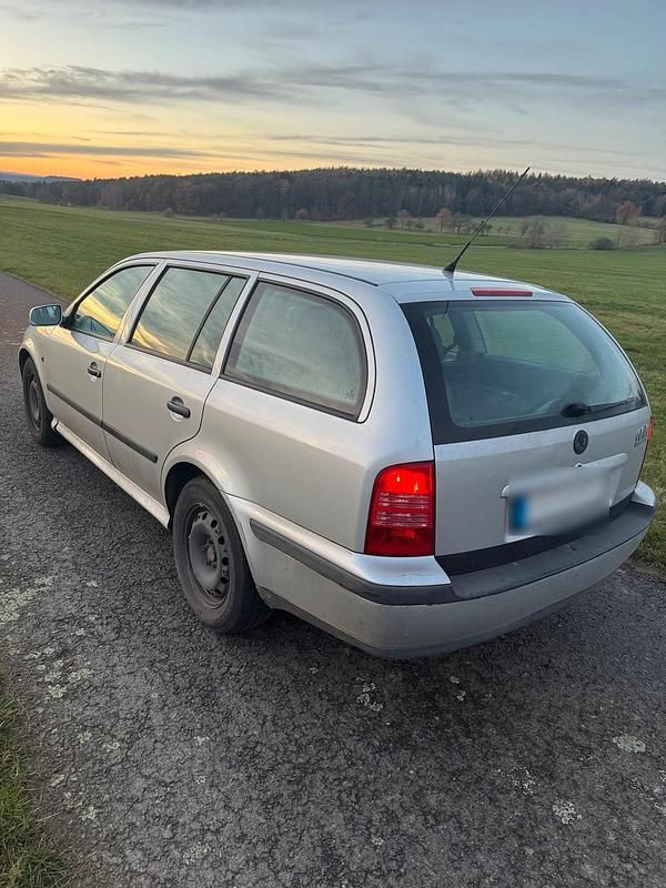 Gebraucht Skoda Octavia 92 PS (67 kW) 1999 Grau Kombi
