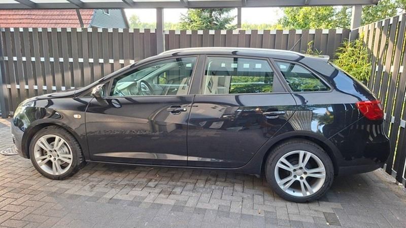 Schwarz Gebraucht 2010 Seat Ibiza ST Kombi | 4.790 € (Etwas zu teuer) - Bild 1/4
