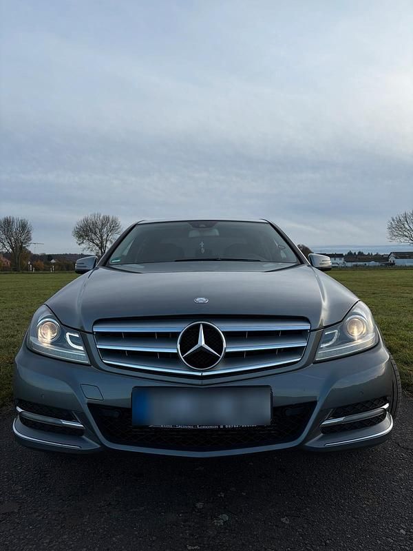 Gebraucht Mercedes C220 170 PS (125 kW) 2011 Grau Limousine