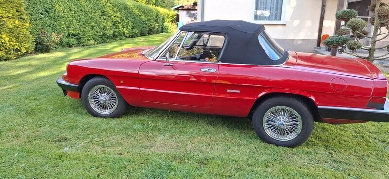 Rot Gebraucht 1987 Alfa Romeo Spider Cabrio | 12.500 € - Bild 1/4