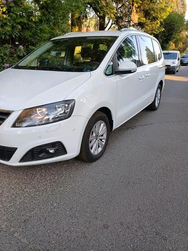 Weiß Gebraucht 2017 Seat Alhambra Van / Kleinbus | 11.399 € (Superpreis) - Bild 1/4