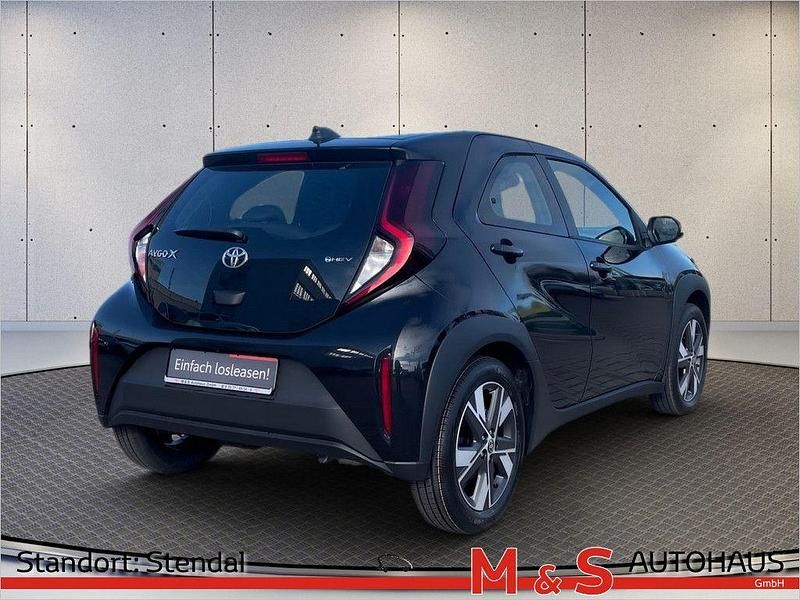 Neu Toyota Aygo X Active 116 PS (85 kW) 2026 Schwarz SUV