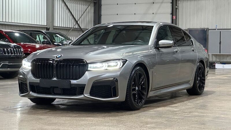 Grau Gebraucht 2021 BMW 745e M Sport Limousine | 48.900 € (Etwas zu teuer) - Bild 1/4