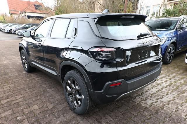 Neu Jeep Avenger Longitude 110 PS (80 kW) 2025 Volcano black volcano black SUV