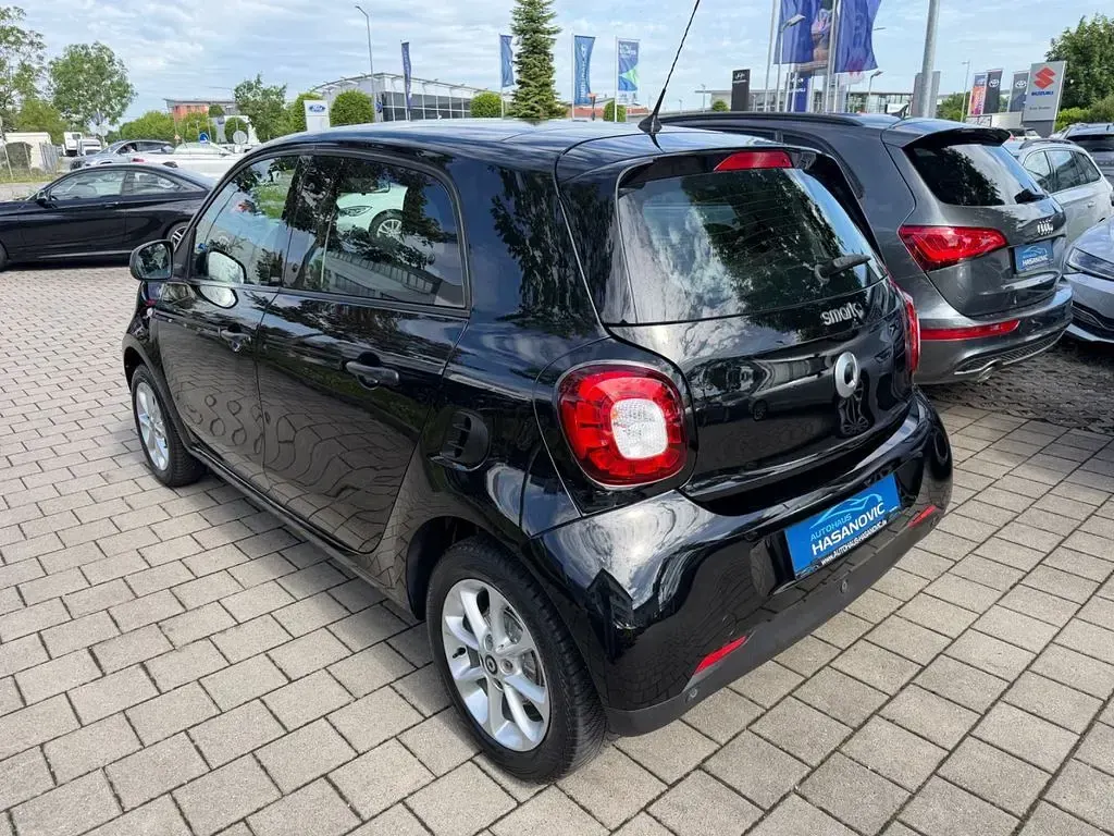 Gebraucht Smart ForFour 90 PS (66 kW) 2019 Schwarz Kleinwagen