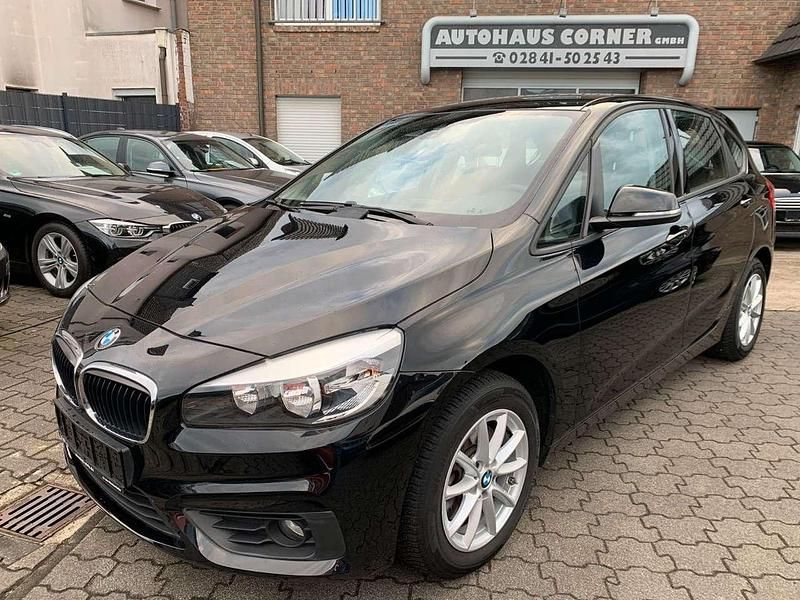 Schwarz Gebraucht 2015 BMW 218 Sport Line Van / Kleinbus | 13.950 € (Fairer Preis) - Bild 1/4