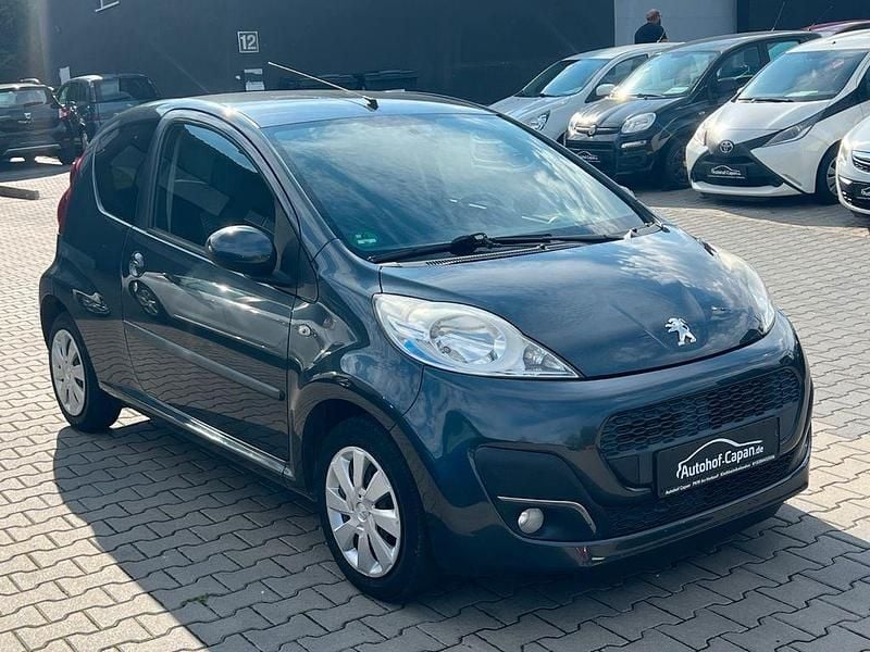 Gebraucht Peugeot 107 Active 68 PS (50 kW) 2013 Grau Kleinwagen