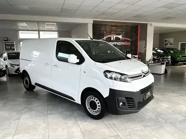 Usado Citroën Jumpy 122 HP (89 kW) 2019 Branco Monovolume