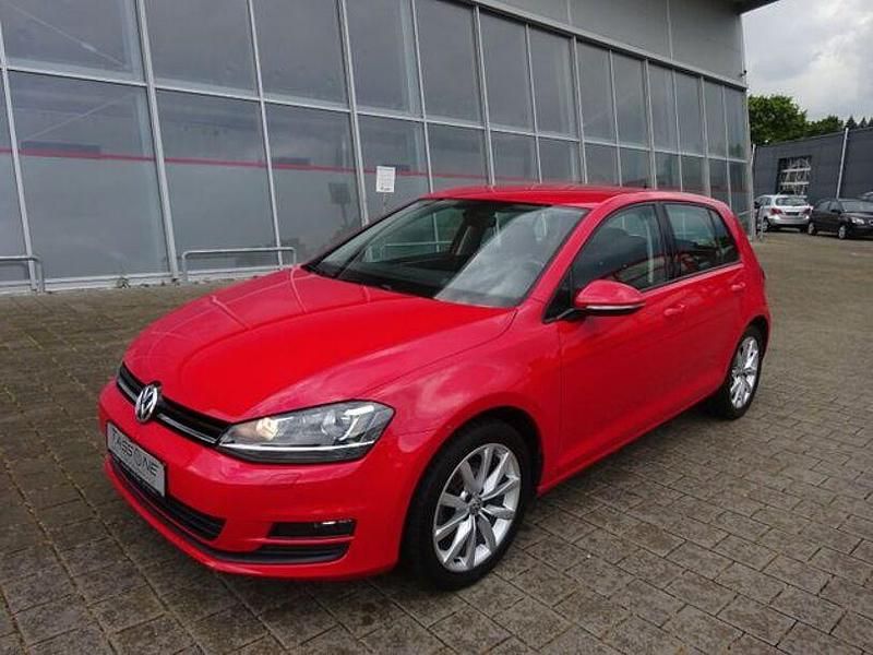 Rot Gebraucht 2017 VW Golf VII Comfortline Limousine | 15.480 € (Fairer Preis) - Bild 1/4