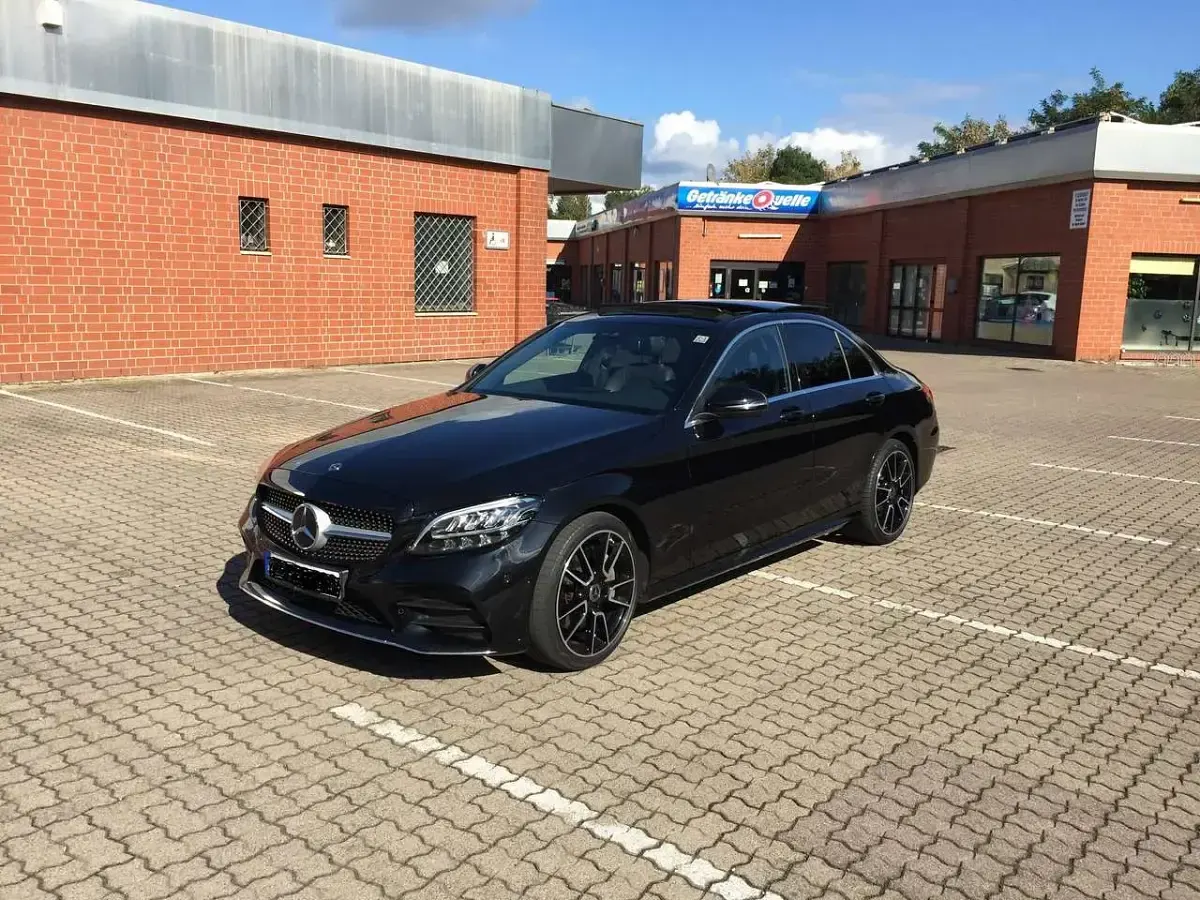 Gebraucht Mercedes C300 AMG line 245 PS (180 kW) 2019 Schwarz Limousine
