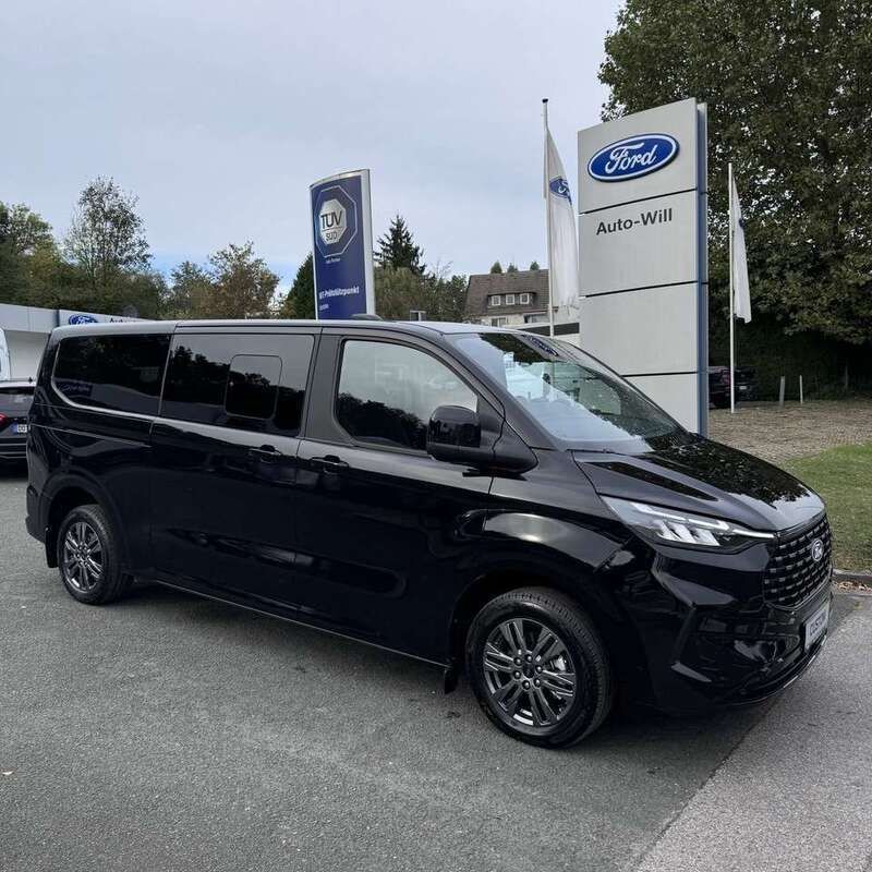 Obsidianschwarz Neu 2024 Ford Tourneo Custom Titanium Van / Kleinbus | 53.987 € (Etwas zu teuer) - Bild 1/4