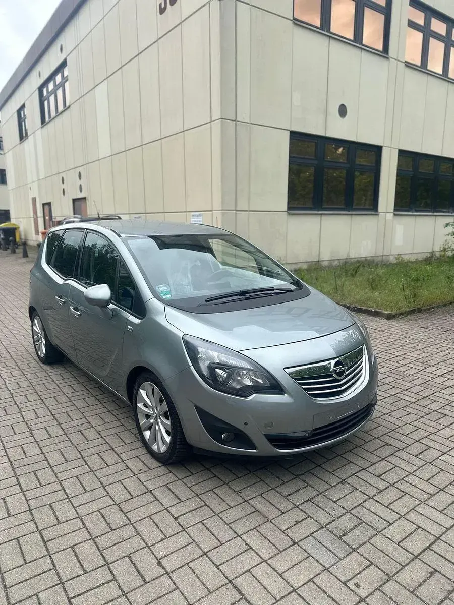 Gebraucht Opel Meriva Innovation 101 PS (74 kW) 2011 Silber Van / Kleinbus