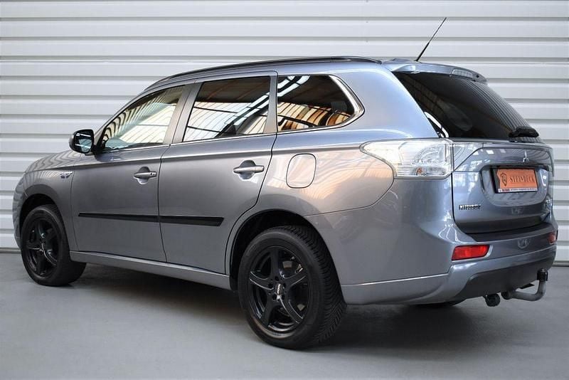 Gebraucht Mitsubishi Outlander P-HEV Plus 121 PS (88 kW) 2014 Grau SUV