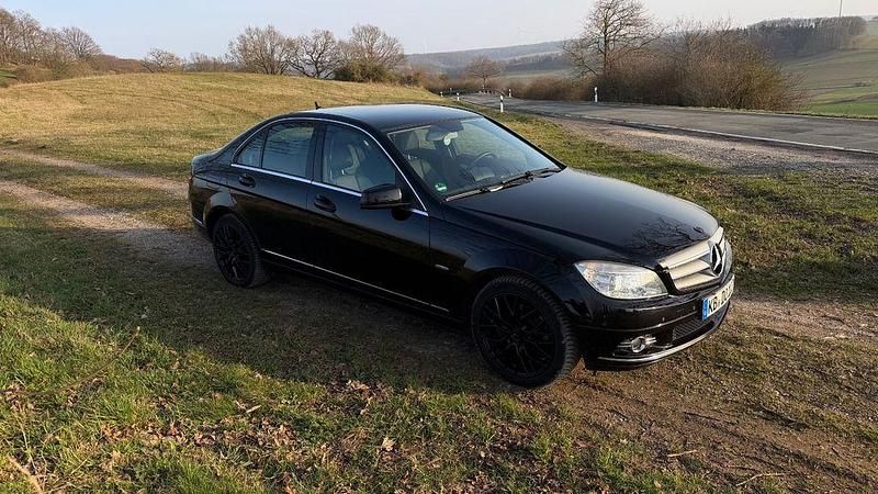 Gebraucht Mercedes C180 156 PS (114 kW) 2010 Schwarz Limousine
