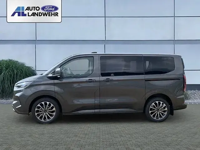 Neu Ford Tourneo Custom Titanium X 170 PS (125 kW) 2026 Magneticgrau (metallic) Van