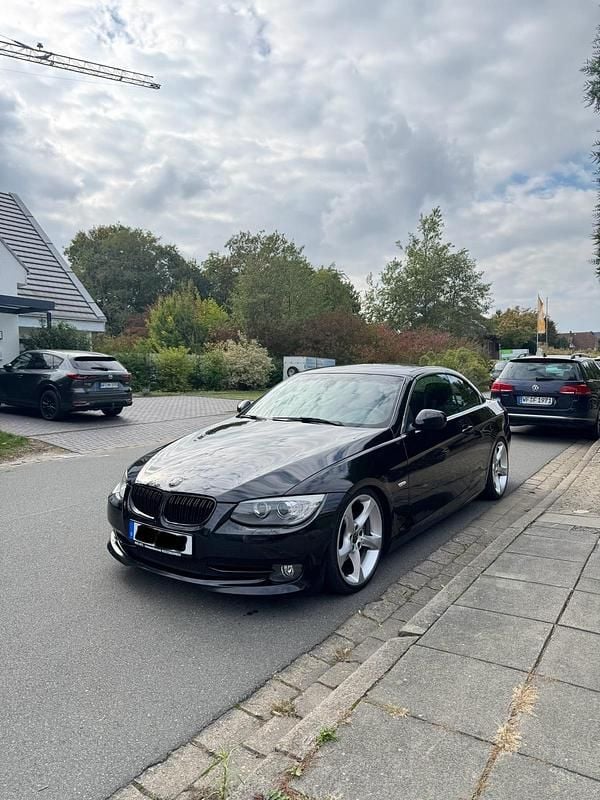 Schwarz Gebraucht 2011 BMW 325 Cabriolet Cabrio | 13.000 € (Fairer Preis) - Bild 1/4