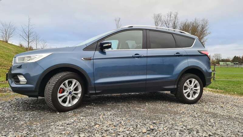 Blau Gebraucht 2020 Ford Kuga Cool & Connect SUV | 15.600 € (Guter Preis) - Bild 1/4