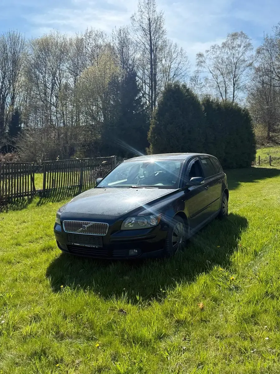 Usado Volvo V50 136 CV (100 kW) 2005 Negro Familiar