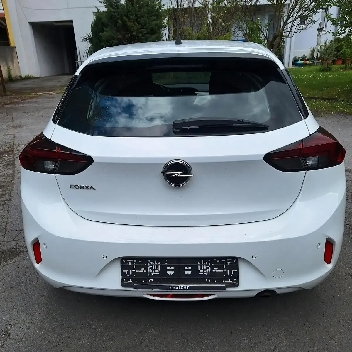 Używany Opel Corsa Edition 75 KM (55 kW) 2020 Biały Hatchback