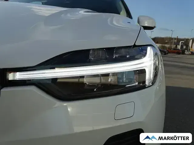 Gebraucht Volvo XC60 Plus 398 PS (292 kW) 2024 Crystal white / metallic SUV