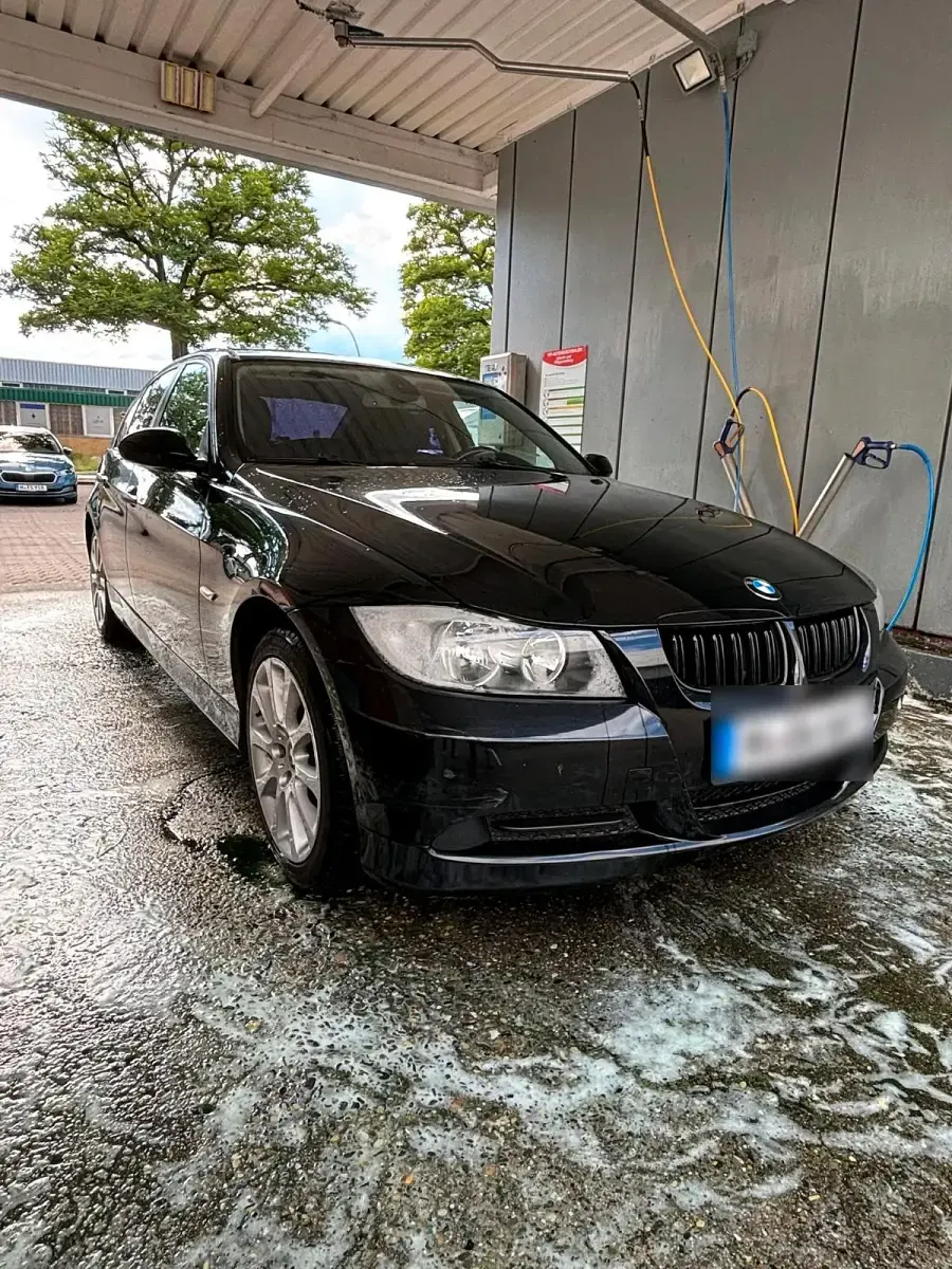 Gebraucht BMW 320 129 PS (94 kW) 2006 Schwarz Limousine
