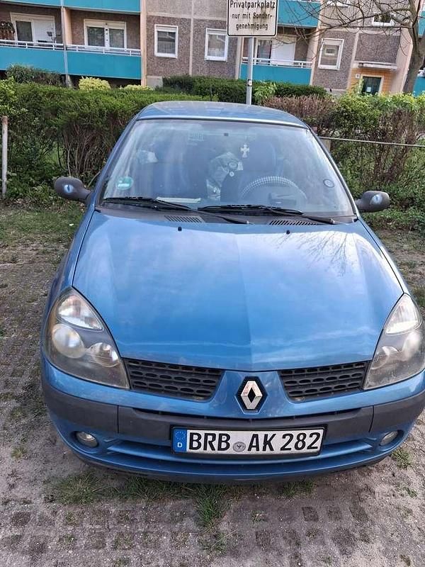 Używany Renault Clio II 58 KM (42 kW) 2003 Niebieski Hatchback