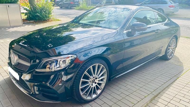 Gebraucht Mercedes C300 245 PS (180 kW) 2019 Schwarz Coupé