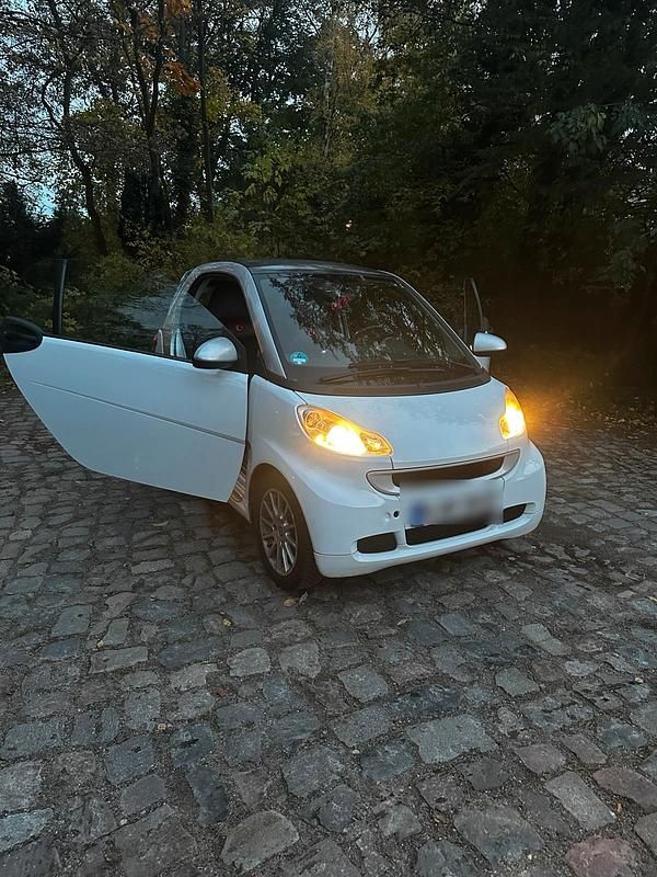 Weiß Gebraucht 2007 Smart ForTwo Coupé Kleinwagen | 3.800 € (Teuer) - Bild 1/4