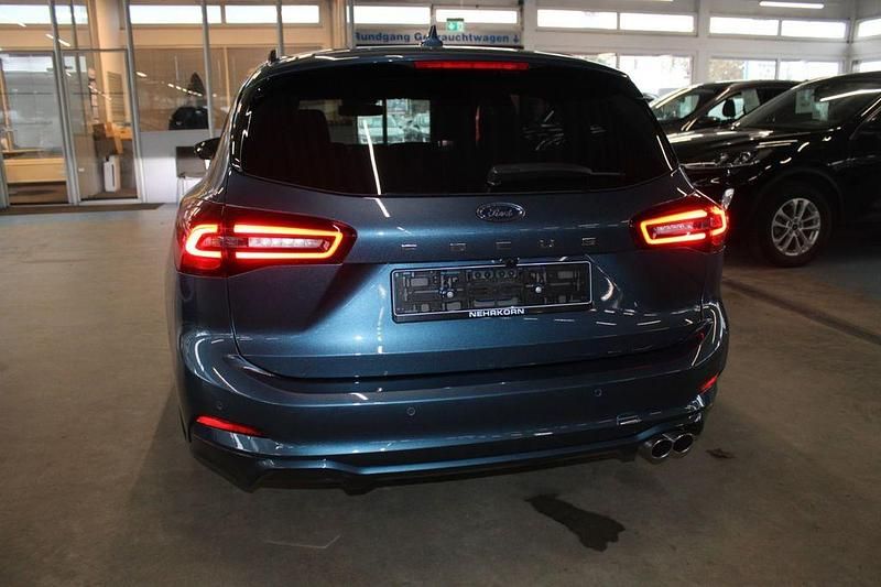 Neu Ford Focus ST-Line X 116 PS (85 kW) 2025 Blau Limousine