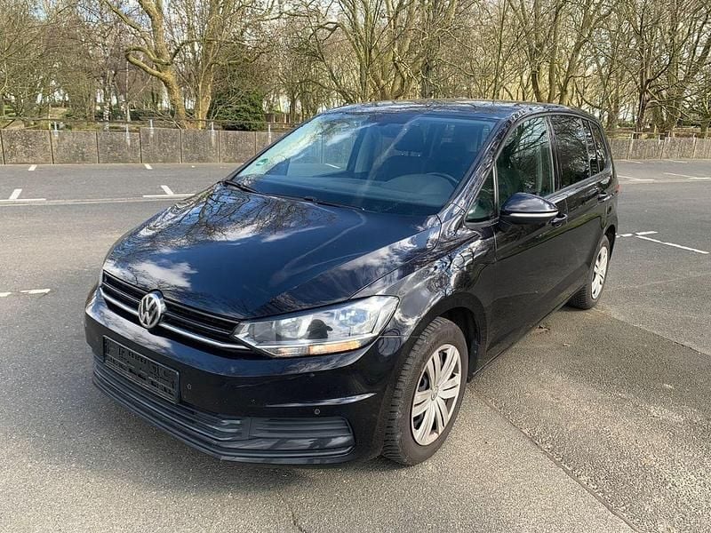 Gebraucht VW Touran 116 PS (85 kW) 2018 Schwarz Van / Kleinbus