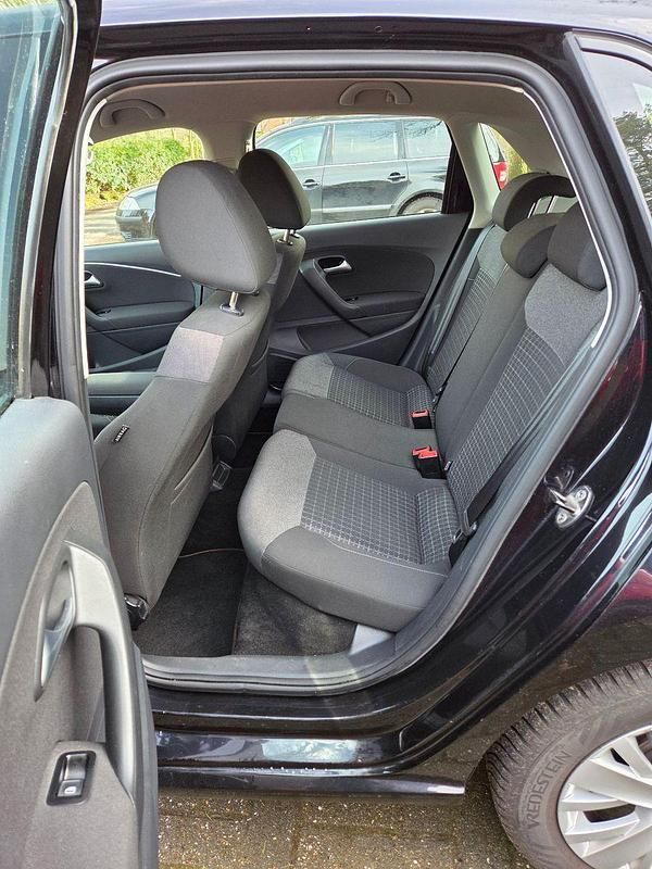 Gebraucht VW Polo Highline 90 PS (66 kW) 2015 Schwarz Kleinwagen