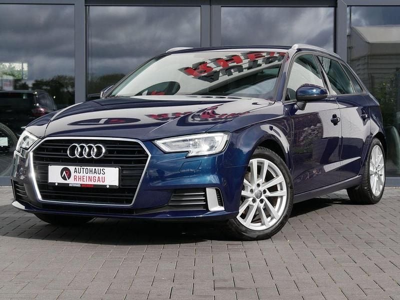 Blau Gebraucht 2019 Audi A3 Sport Limousine | 17.800 € (Guter Preis) - Bild 1/4