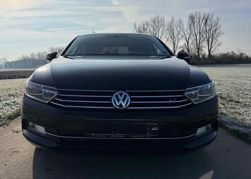 Gebraucht VW Passat Comfortline 125 PS (91 kW) 2018 Schwarz Limousine