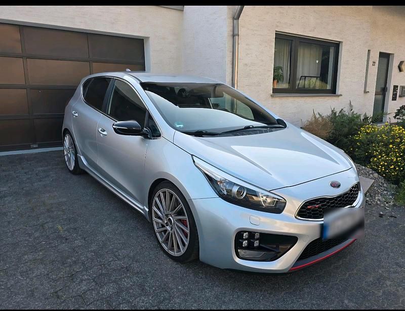 Silber Gebraucht 2017 Kia Ceed GT GT Limousine | 11.399 € (Fairer Preis) - Bild 1/4