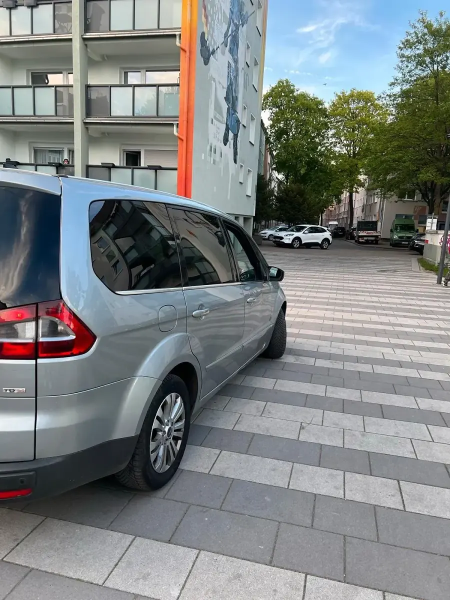 Gebraucht Ford Galaxy 140 PS (102 kW) 2009 Grau Van / Kleinbus