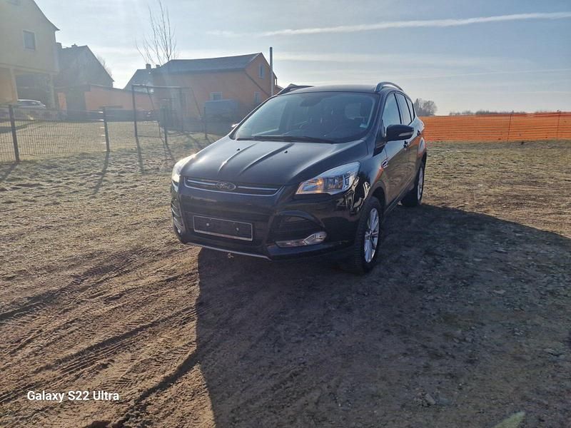 Schwarz Gebraucht 2016 Ford Kuga Titanium SUV | 9.990 € (Superpreis) - Bild 1/4