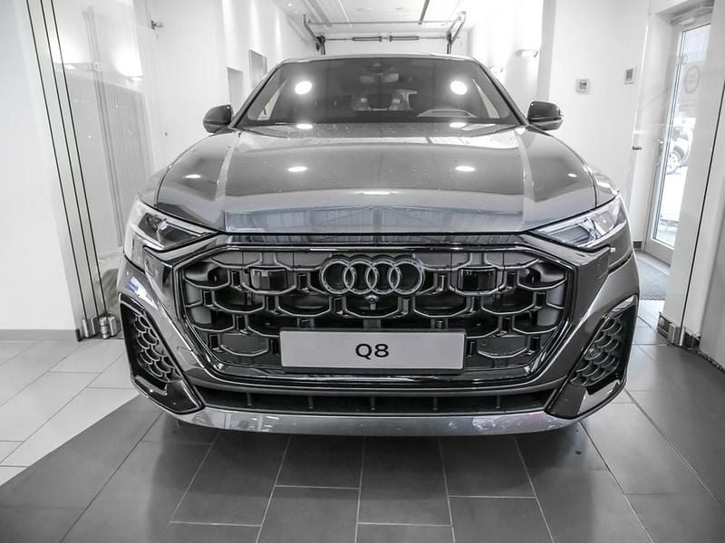 Gebraucht Audi Q8 Ambiente 286 PS (210 kW) 2025 Daytonagrau perleffekt SUV