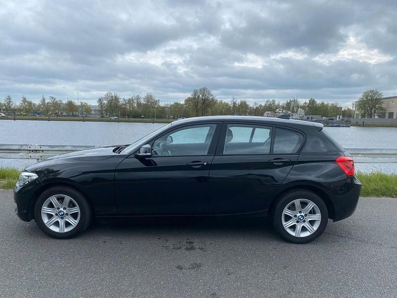 Second-hand BMW 116 109 CP (80 kW) 2015 Negru Hatchback