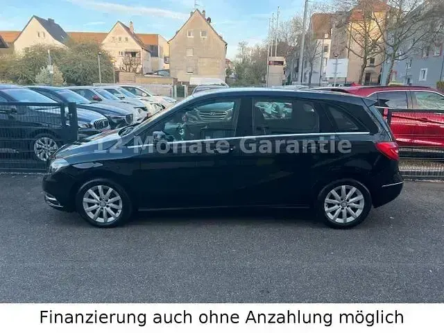 Gebraucht Mercedes B180 122 PS (89 kW) 2014 Schwarz Kleinwagen