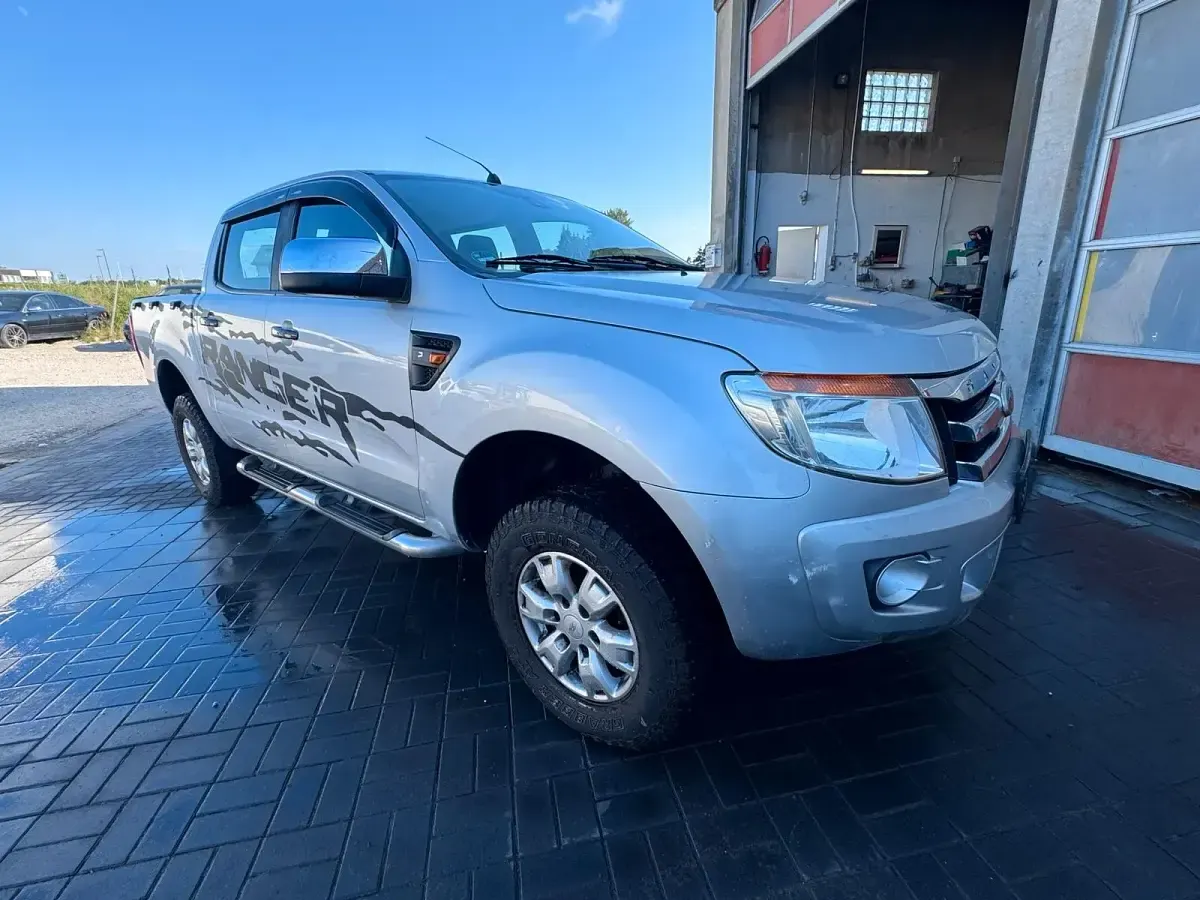 Gebraucht Ford Ranger 150 PS (110 kW) 2015 Silber Pickup