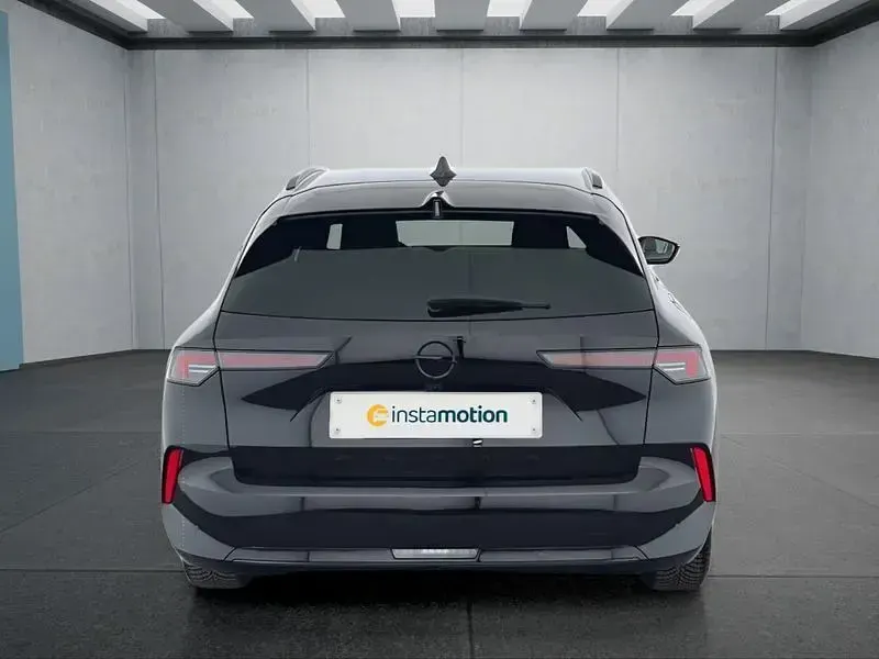 Gebraucht Opel Astra 131 PS (96 kW) 2024 Schwarz Kleinwagen