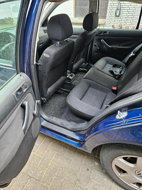 Gebraucht VW Golf IV 100 PS (73 kW) 2001 Blau Limousine