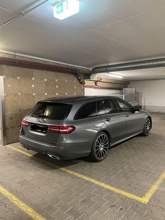 Grau Gebraucht 2021 Mercedes E450 AMG Limousine | 40.000 € (Superpreis) - Bild 1/4