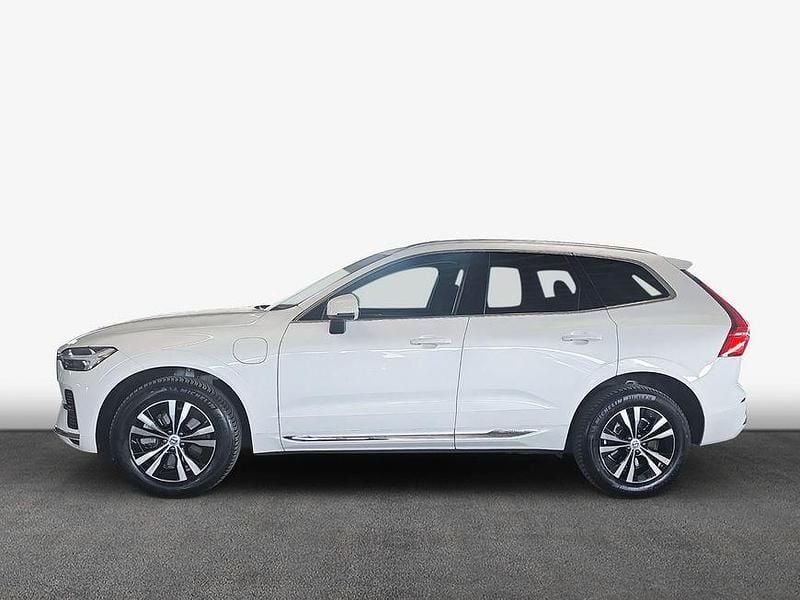 Gebraucht Volvo XC60 Core 335 PS (246 kW) 2023 Crystal weißperleffekt SUV