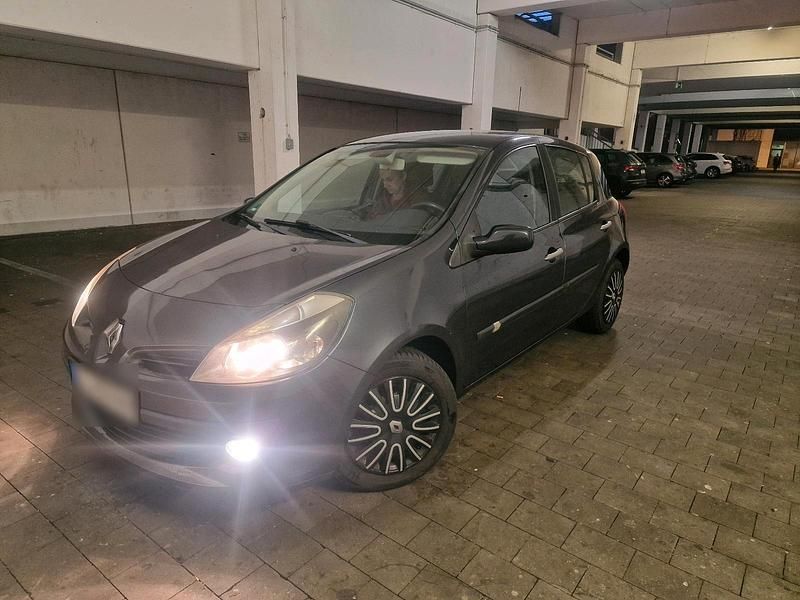 Gebraucht Renault Clio II 101 PS (74 kW) 2007 Grau Kleinwagen