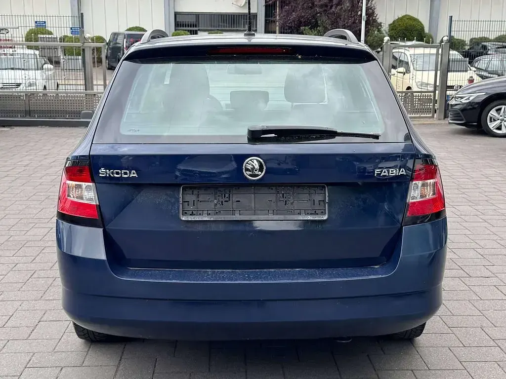 Gebraucht Skoda Fabia Active 75 PS (55 kW) 2015 Blau Limousine